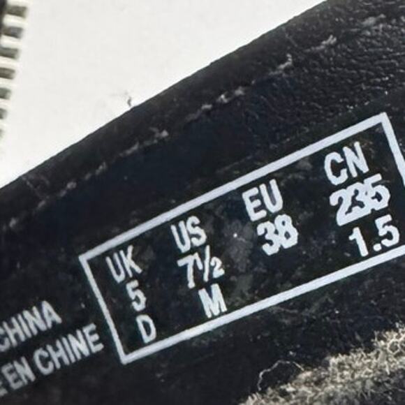 Clarks Collection Women’s Black Leather Side Zip Strap Accent Ankle Boots 7.5 M - Picture 10 of 10